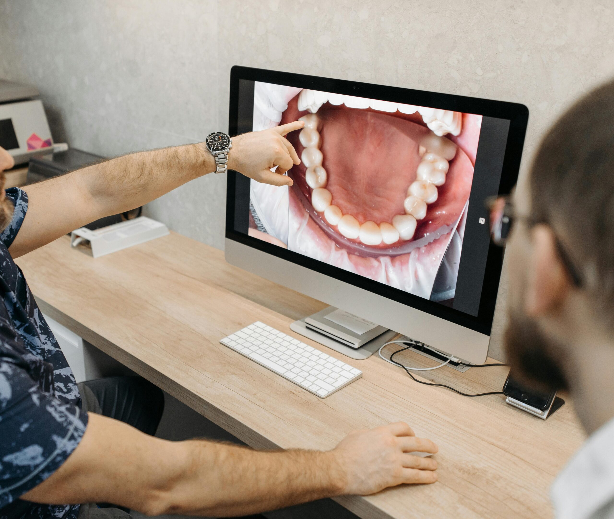 5 motivos que comprovam a importância do perito auxiliar na perícia odontológica judicial